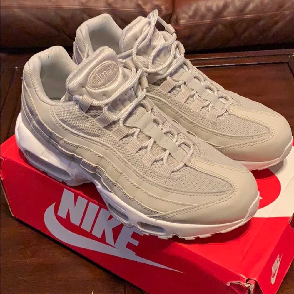 Nike Air Max 95 Essentials